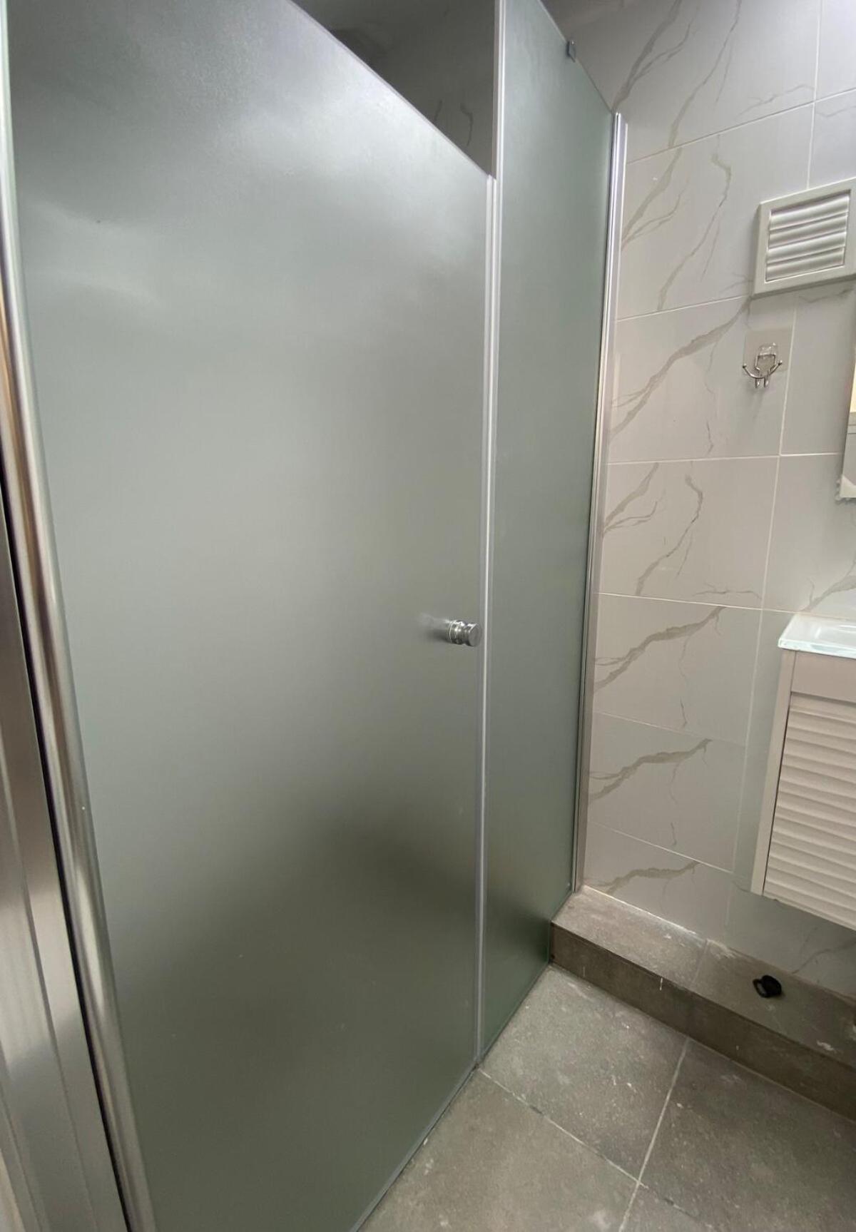 דירת גן מרווחת במיקום מעולה עם נטפליקס חינמי Apartment Ma'ale Adumim Bagian luar foto
