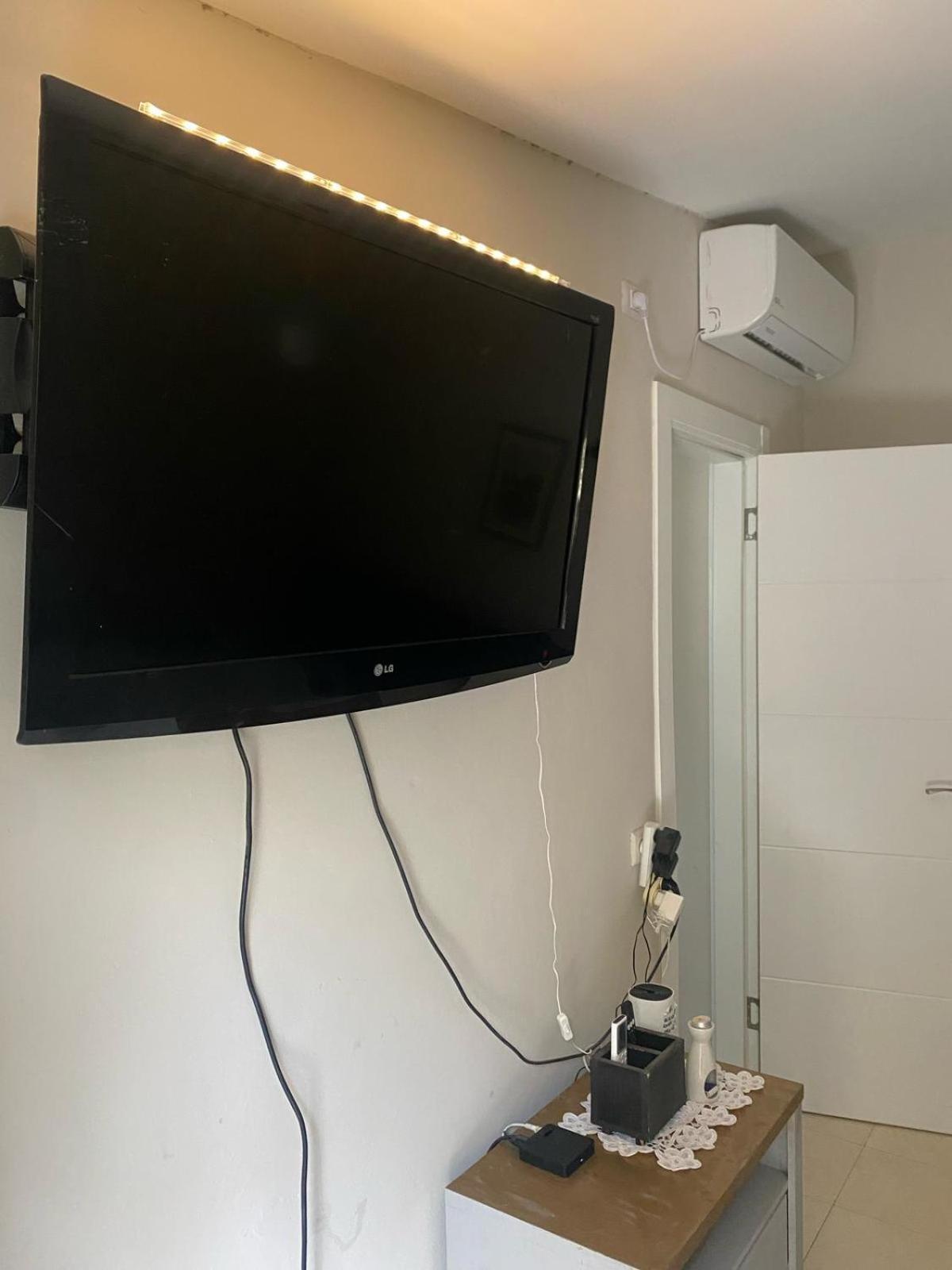 דירת גן מרווחת במיקום מעולה עם נטפליקס חינמי Apartment Ma'ale Adumim Bagian luar foto